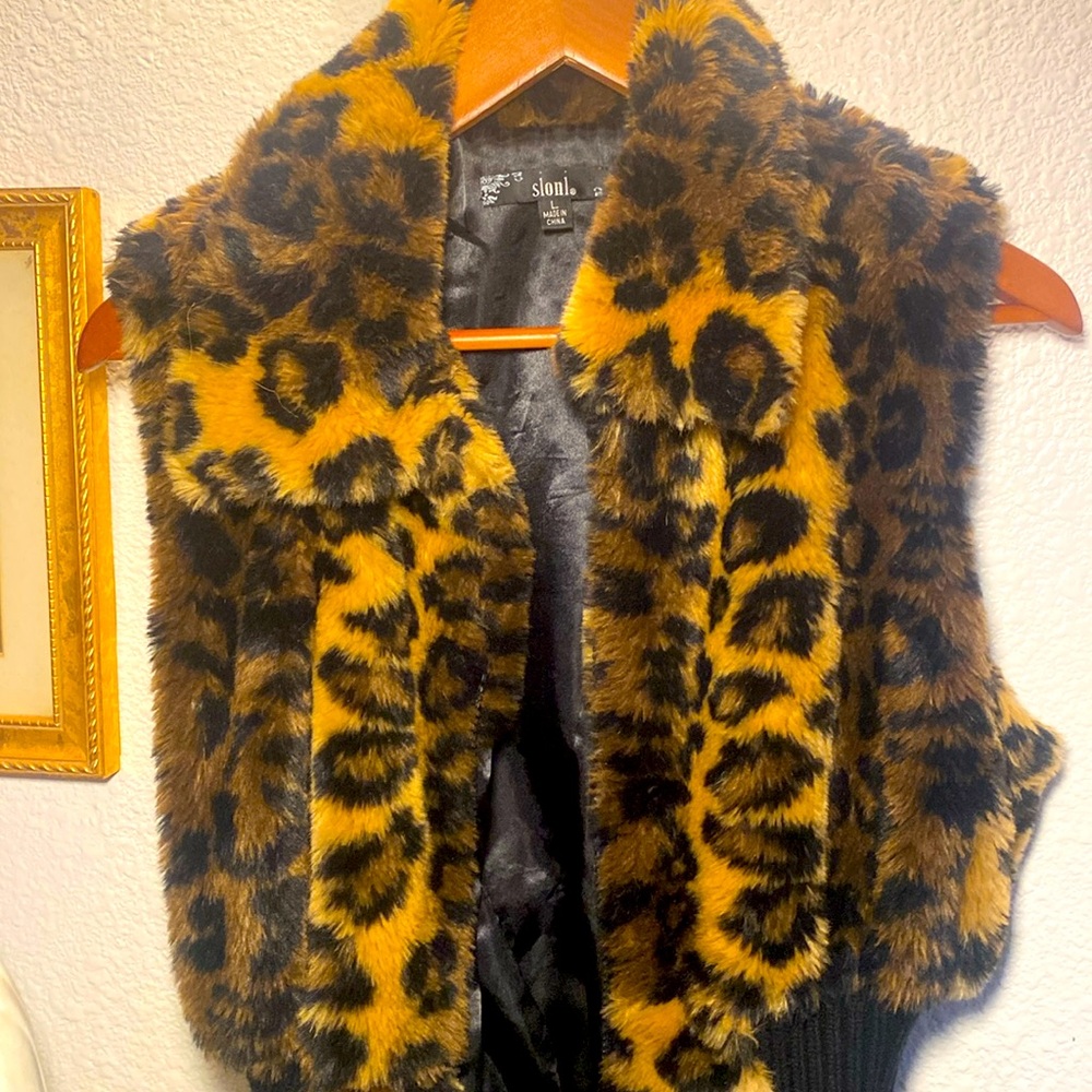Leopard Print Vest , Super Cute